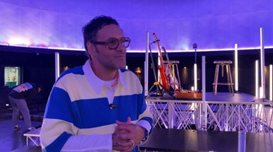 TransMilenio se viste de gala: Bogotá desfila sobre ruedas y bajo las estrellas